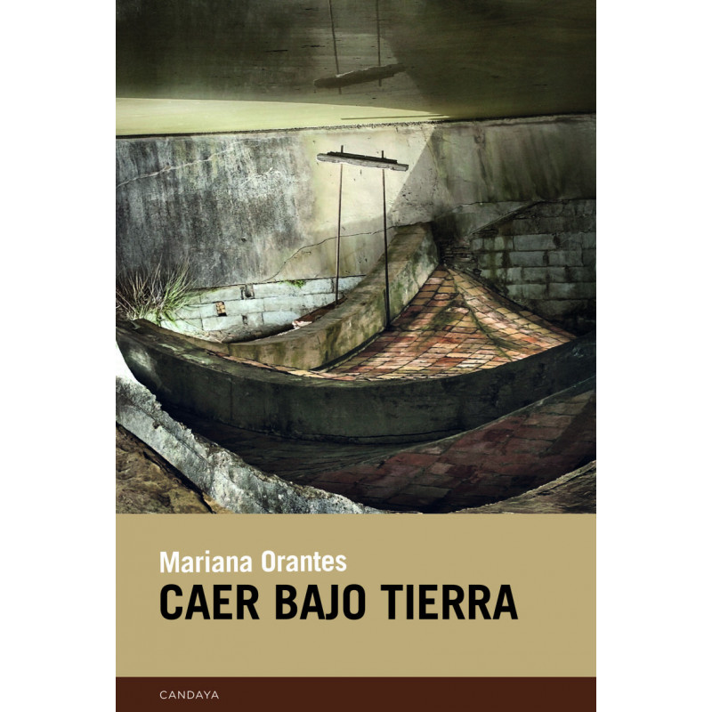 CAER BAJO TIERRA